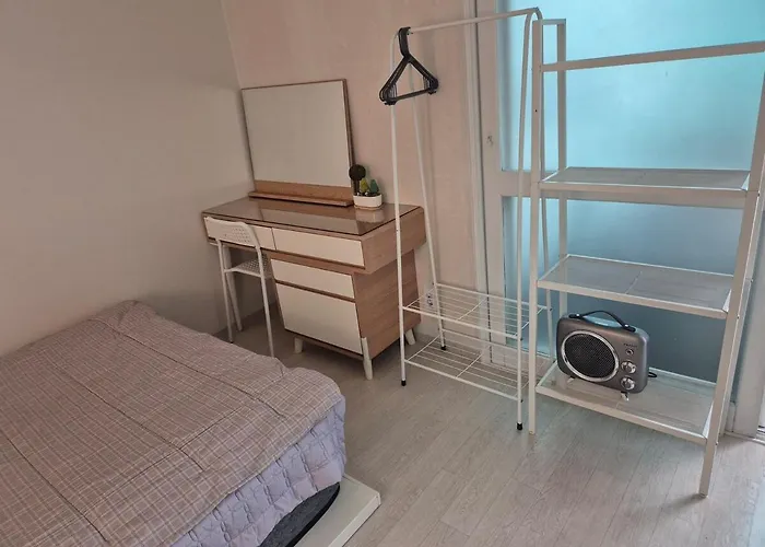 Peace House Open Mart, Traders 3 Minutes On Foot 15 Pyeong Entire House 2,living 1, Toilet 1, Tv 아파트