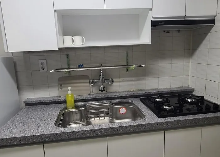 Peace House Open Mart, Traders 3 Minutes On Foot 15 Pyeong Entire House 2,living 1, Toilet 1, Tv * 서울특별시